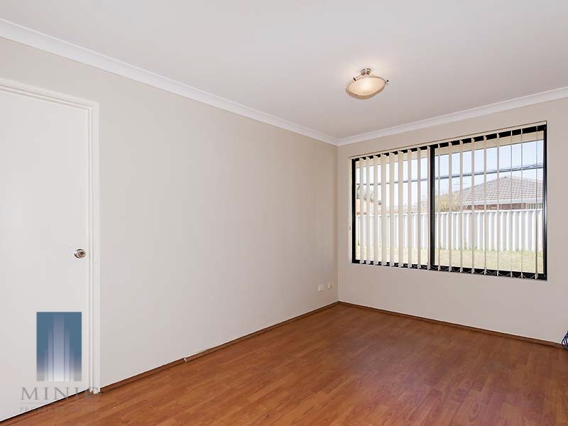 61 Chelmsford Avenue, Port Kennedy WA 6172