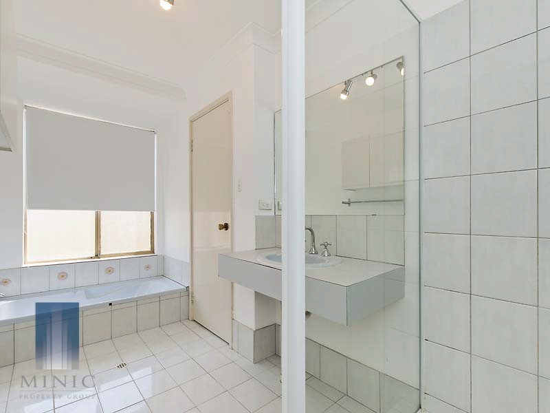 11 Fellbridge Way, Langford WA 6147