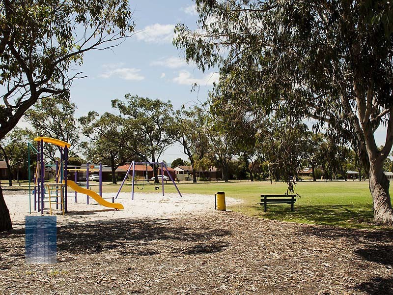 11 Fellbridge Way, Langford WA 6147