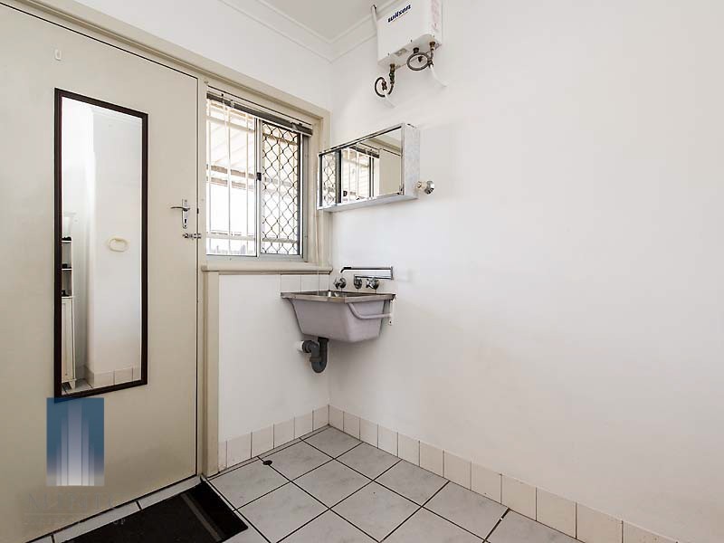 1/117 Mills Street, Queens Park WA 6107