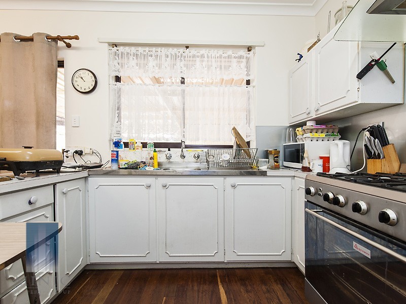 50 Vahland Avenue, Riverton WA 6148