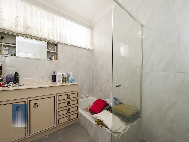 50 Vahland Avenue, Riverton WA 6148