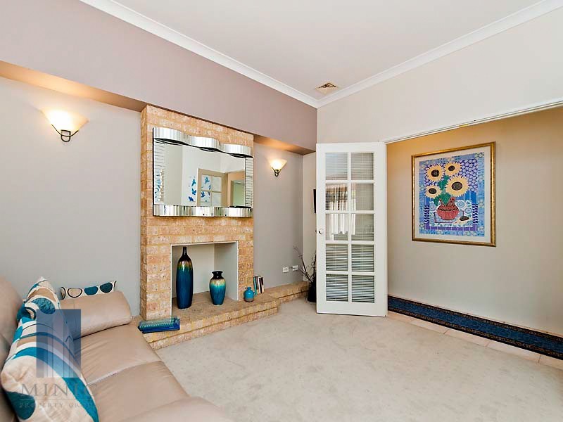 15B Craigie Crescent, Manning WA 6152
