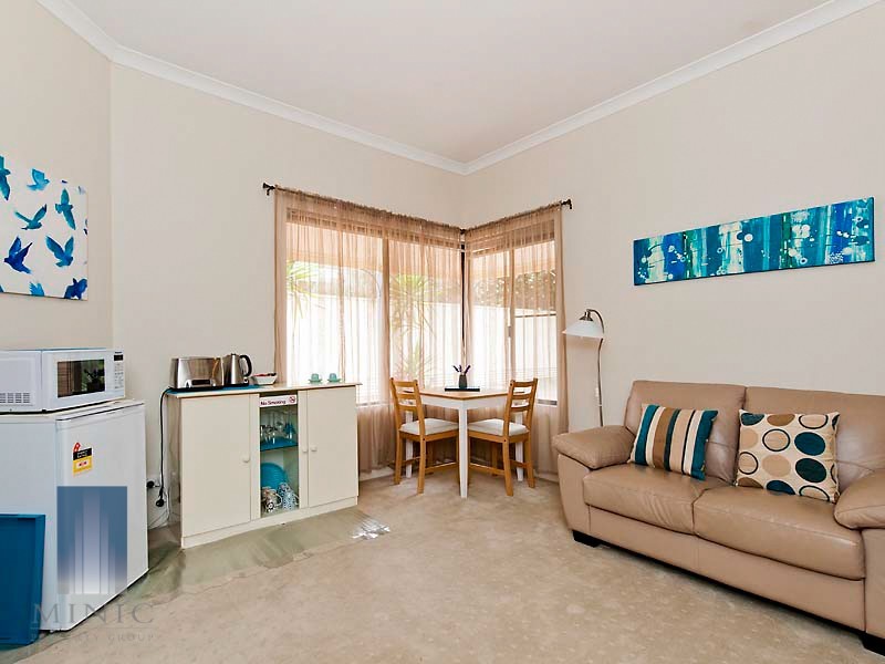 15B Craigie Crescent, Manning WA 6152