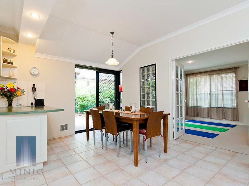 15B Craigie Crescent, Manning WA 6152