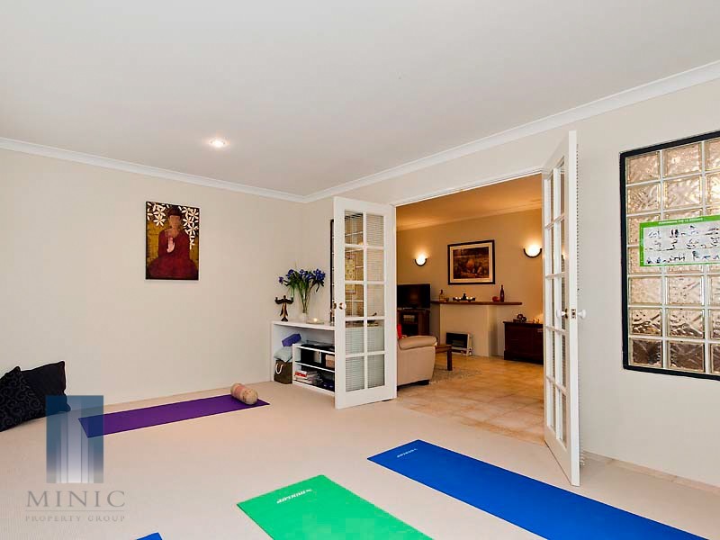 15B Craigie Crescent, Manning WA 6152