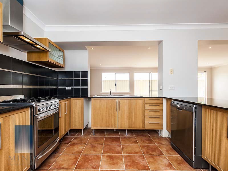 1/15 Cardoc Street, Parkwood WA 6147