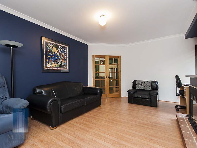 16A Unwin Crescent, Salter Point WA 6152