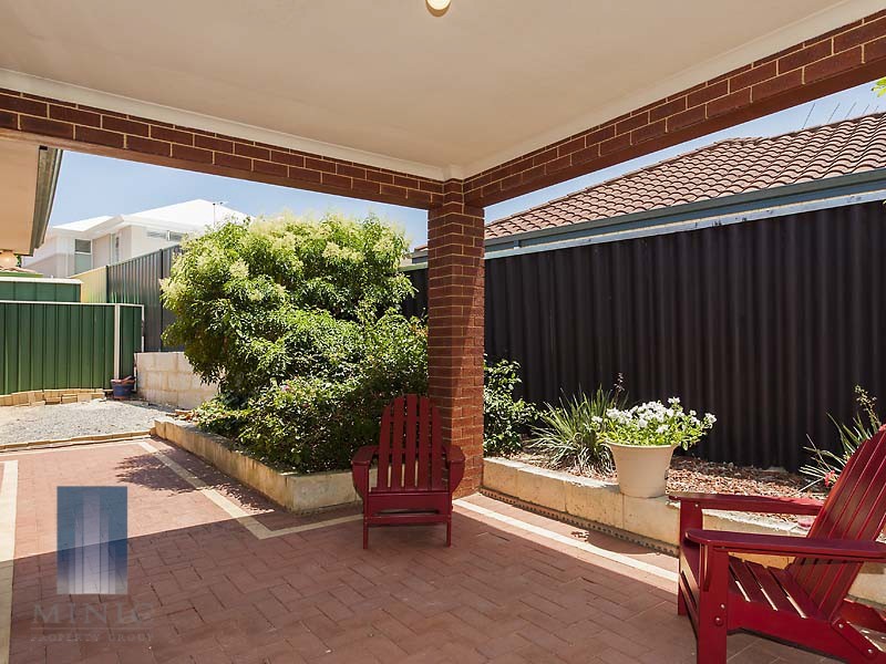 16A Unwin Crescent, Salter Point WA 6152