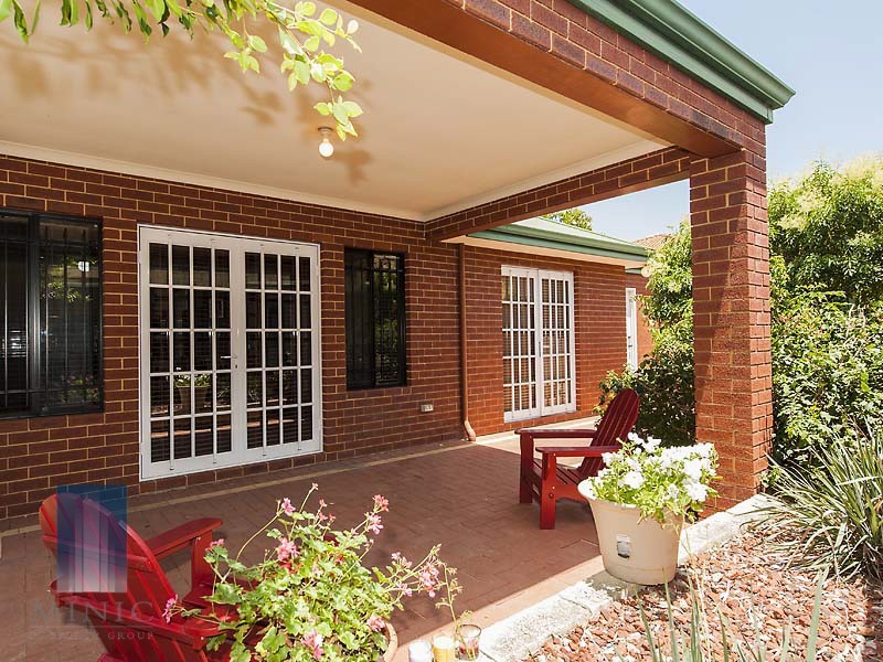16A Unwin Crescent, Salter Point WA 6152