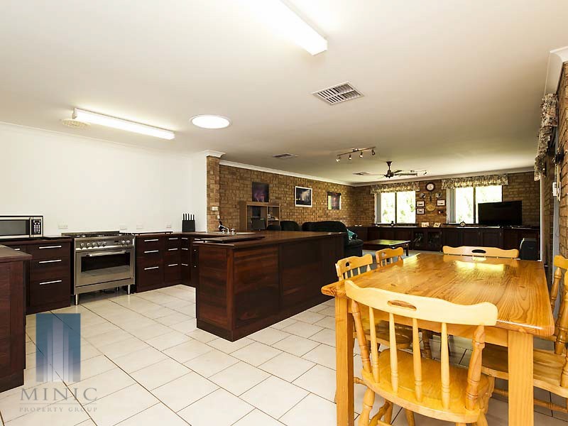 33 Chaparral Crescent, Willetton WA 6155