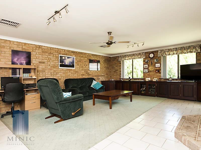 33 Chaparral Crescent, Willetton WA 6155