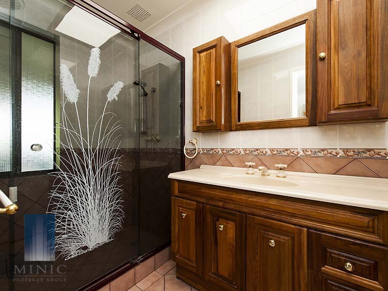 33 Chaparral Crescent, Willetton WA 6155