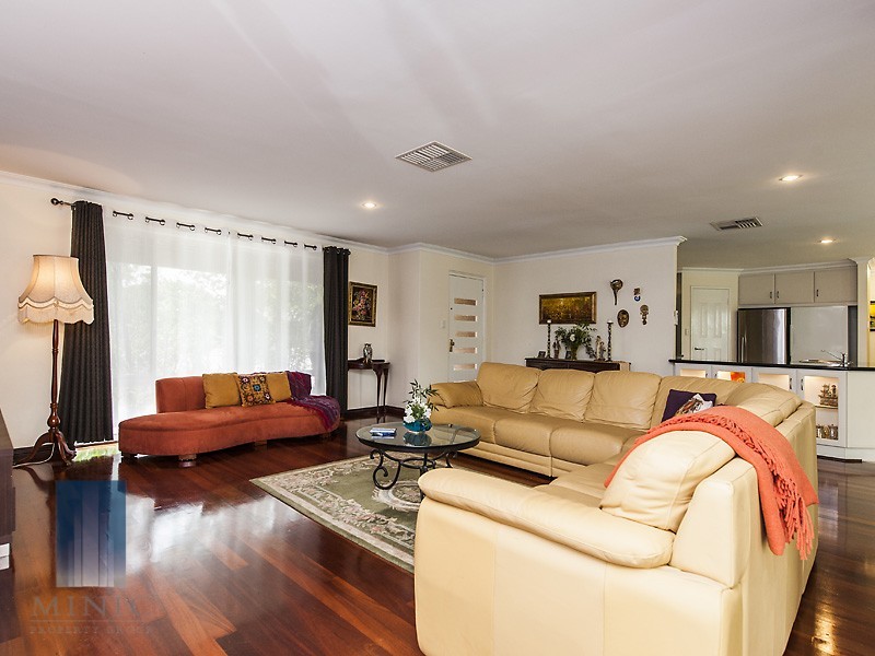 12 Doomben Court, Willetton WA 6155