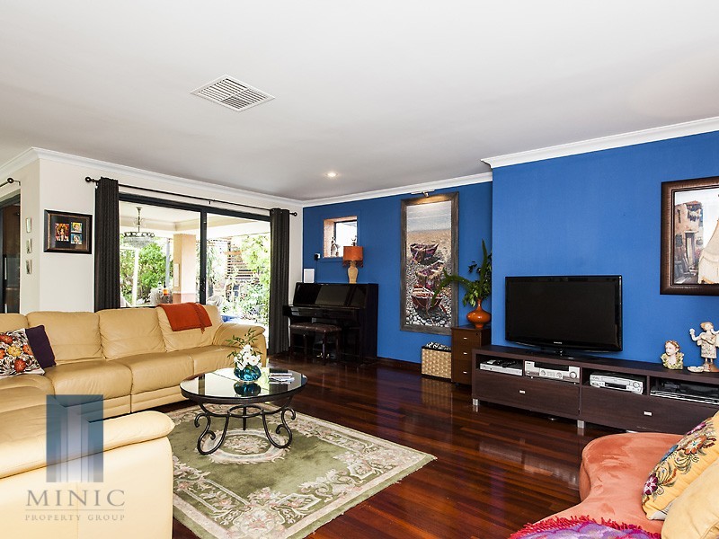 12 Doomben Court, Willetton WA 6155