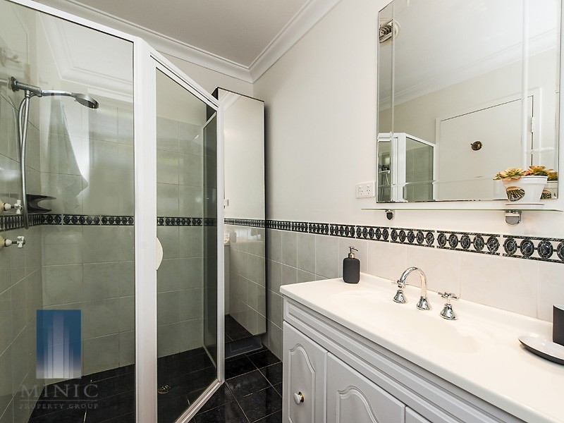 12 Doomben Court, Willetton WA 6155