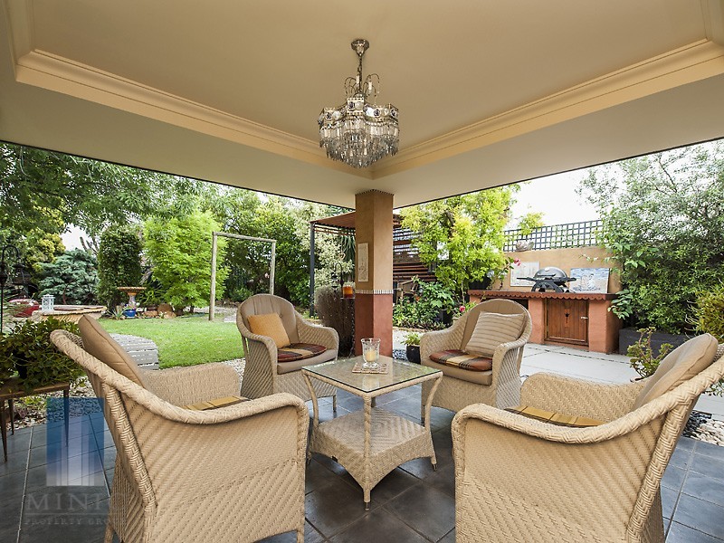 12 Doomben Court, Willetton WA 6155