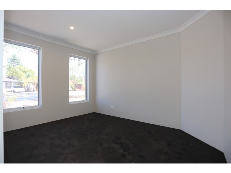 8 PRENDIVILLE WAY, Langford WA 6147