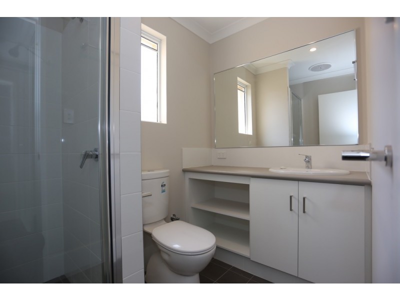 8 PRENDIVILLE WAY, Langford WA 6147