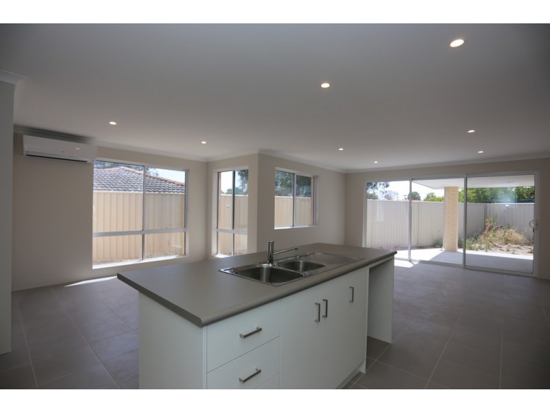 8 PRENDIVILLE WAY, Langford WA 6147