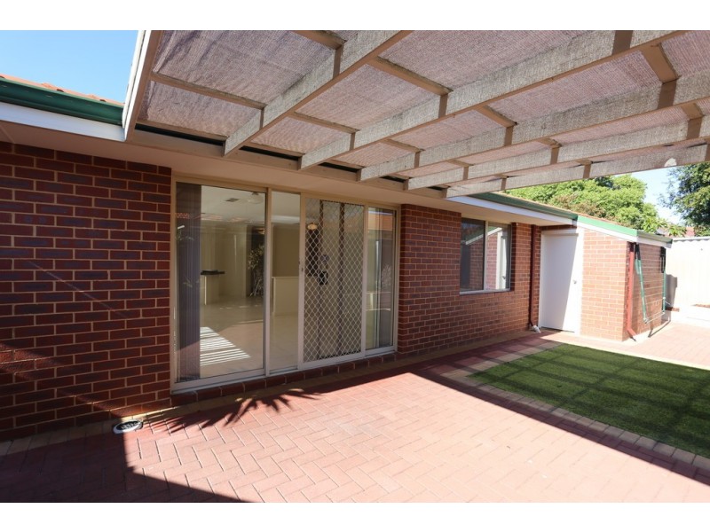 1/33 GRIFFIN CRESCENT, Manning WA 6152
