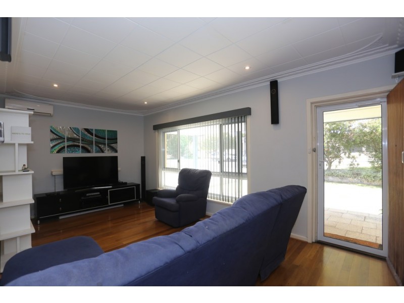 35 Hope Ave, Salter Point WA 6152