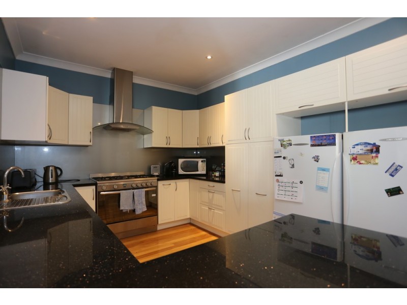 35 Hope Ave, Salter Point WA 6152