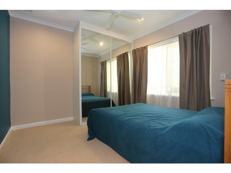 35 Hope Ave, Salter Point WA 6152