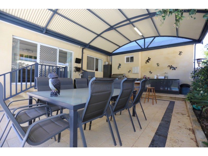 35 Hope Ave, Salter Point WA 6152