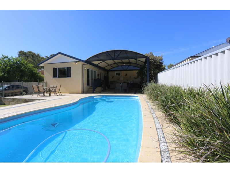 35 Hope Ave, Salter Point WA 6152