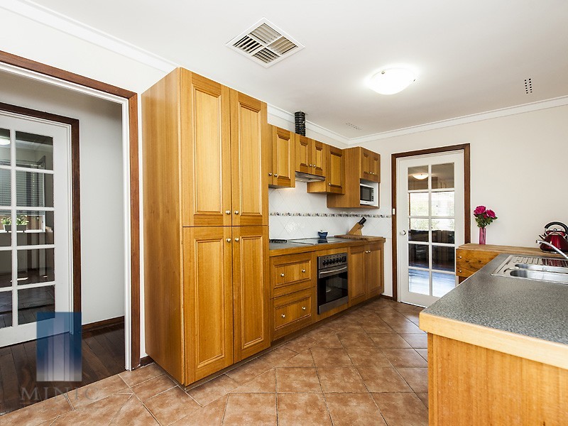 43 Ferndale Crescent, Ferndale WA 6148