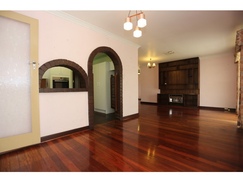 12 CORONA CRESCENT, Cannington WA 6107