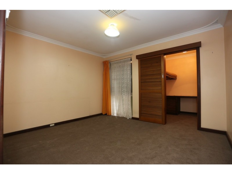 12 CORONA CRESCENT, Cannington WA 6107