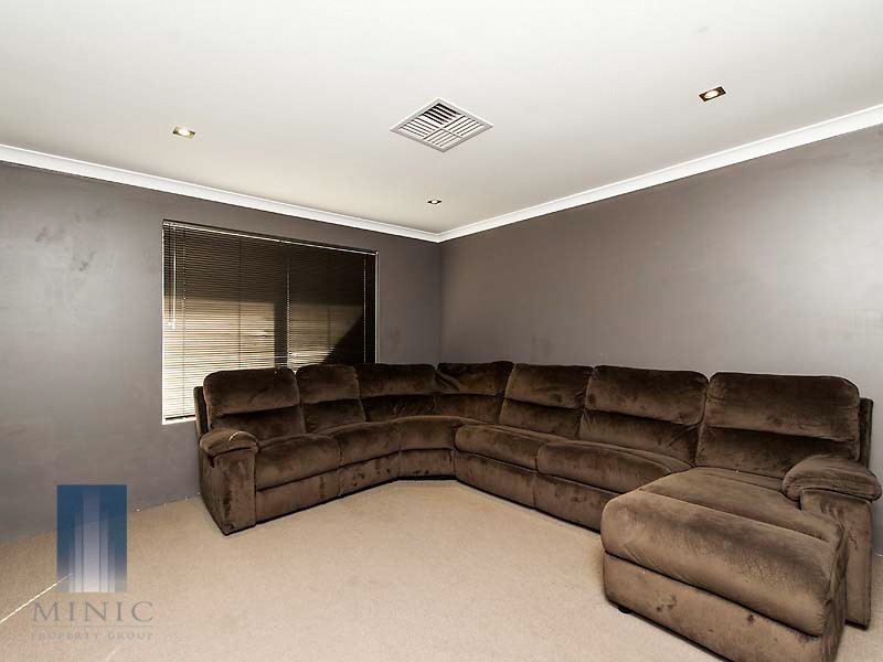 4 Serisier Parkway, Queens Park WA 6107