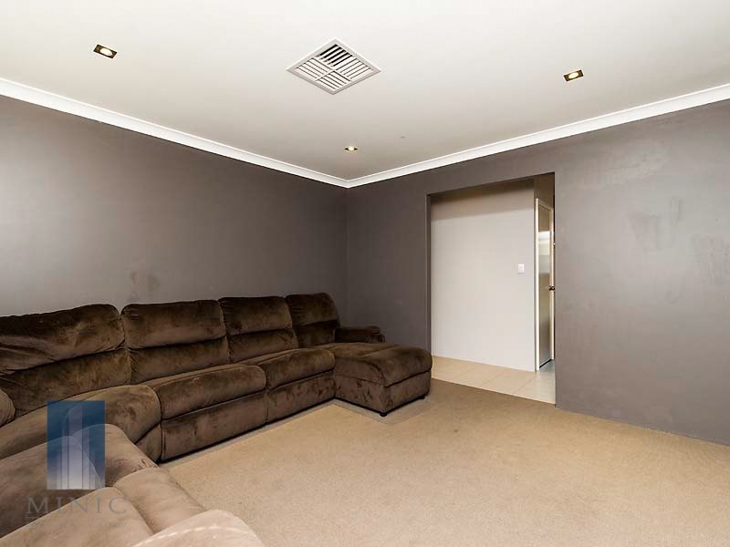 4 Serisier Parkway, Queens Park WA 6107