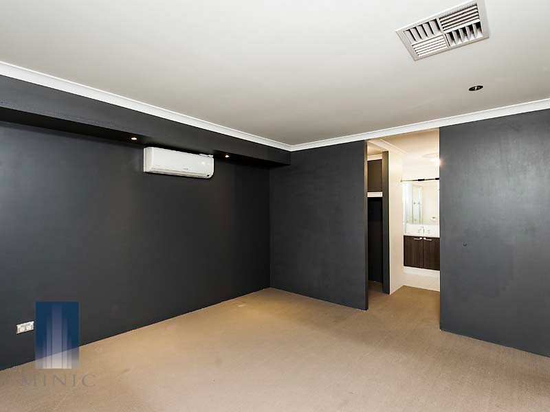 4 Serisier Parkway, Queens Park WA 6107