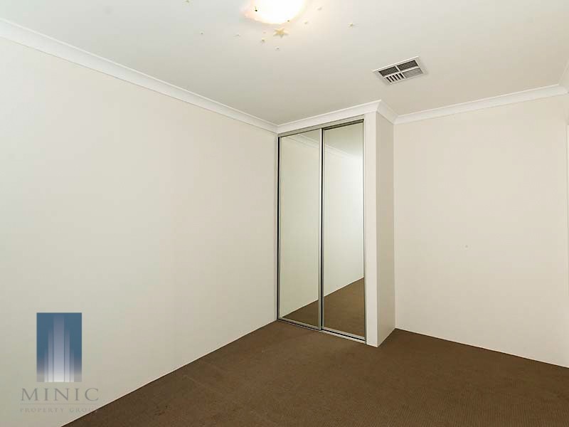 4 Serisier Parkway, Queens Park WA 6107