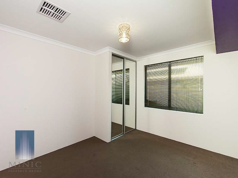 4 Serisier Parkway, Queens Park WA 6107