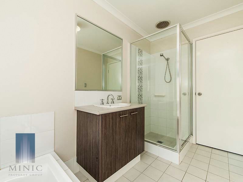 4 Serisier Parkway, Queens Park WA 6107