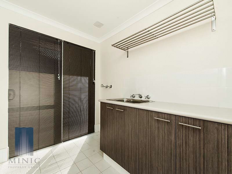 4 Serisier Parkway, Queens Park WA 6107