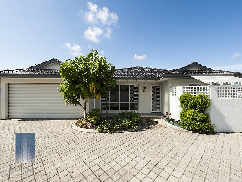 1/ 425A Riverton Drive East, Shelley WA 6148