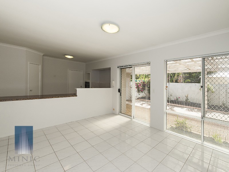 1/ 425A Riverton Drive East, Shelley WA 6148