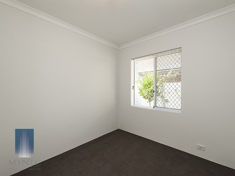 1/ 425A Riverton Drive East, Shelley WA 6148