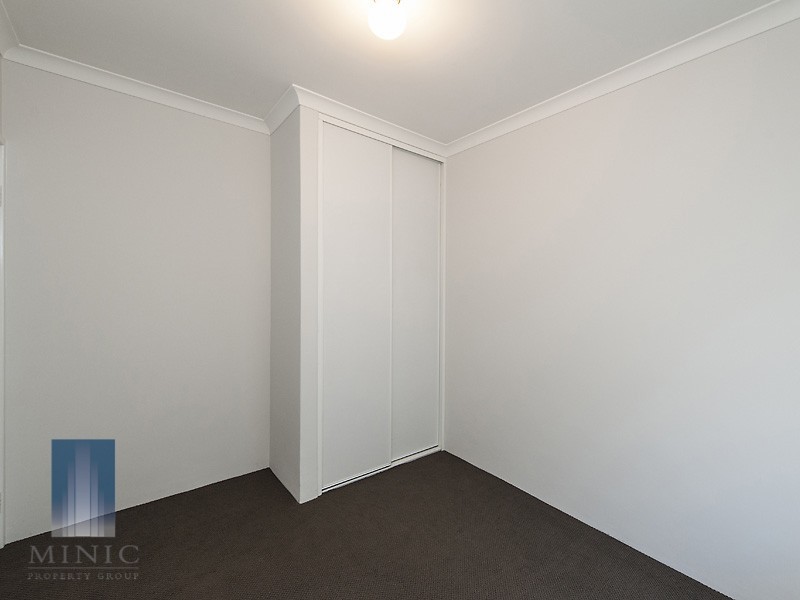 1/ 425A Riverton Drive East, Shelley WA 6148