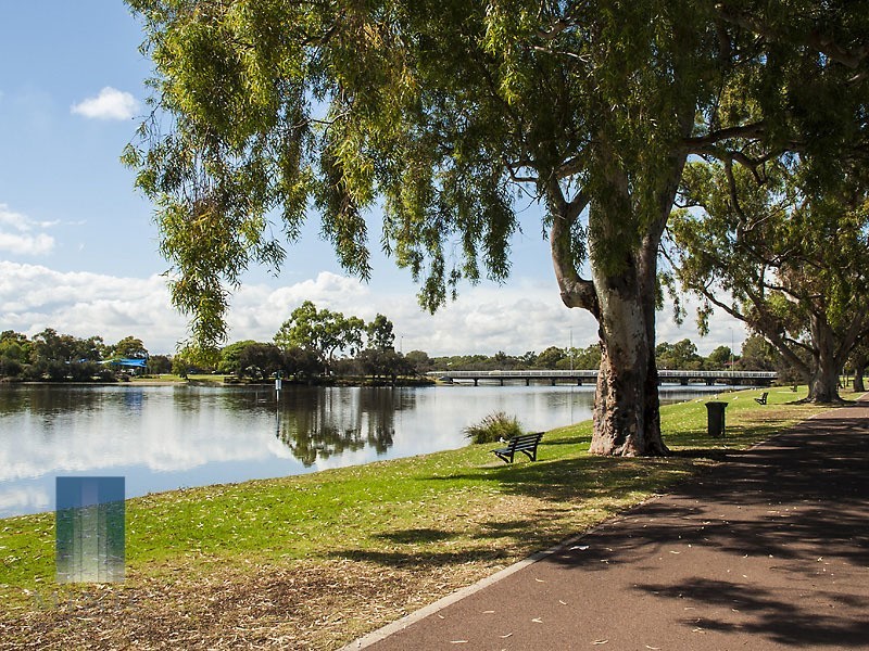 1/ 425A Riverton Drive East, Shelley WA 6148