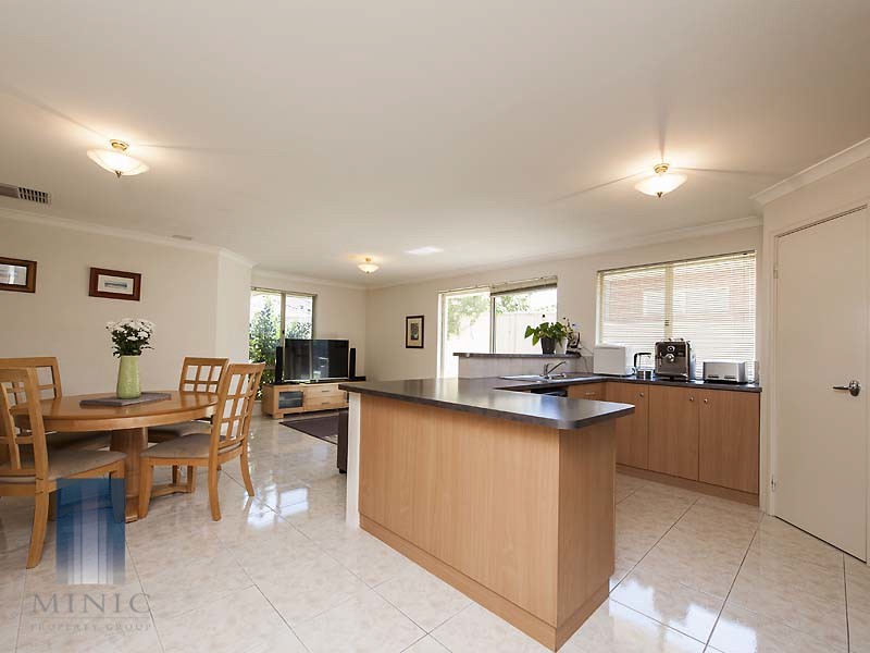8/40-42 Hopkinson Way, Wilson WA 6107