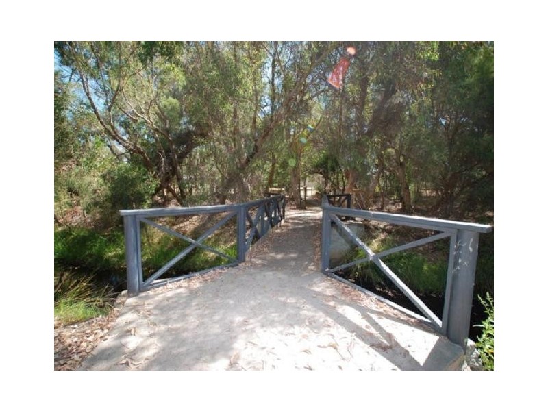 18 Bywood Way, Lynwood WA 6147