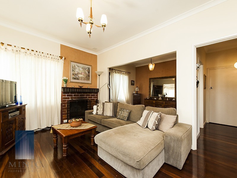 5 Eureka Road, Wilson WA 6107