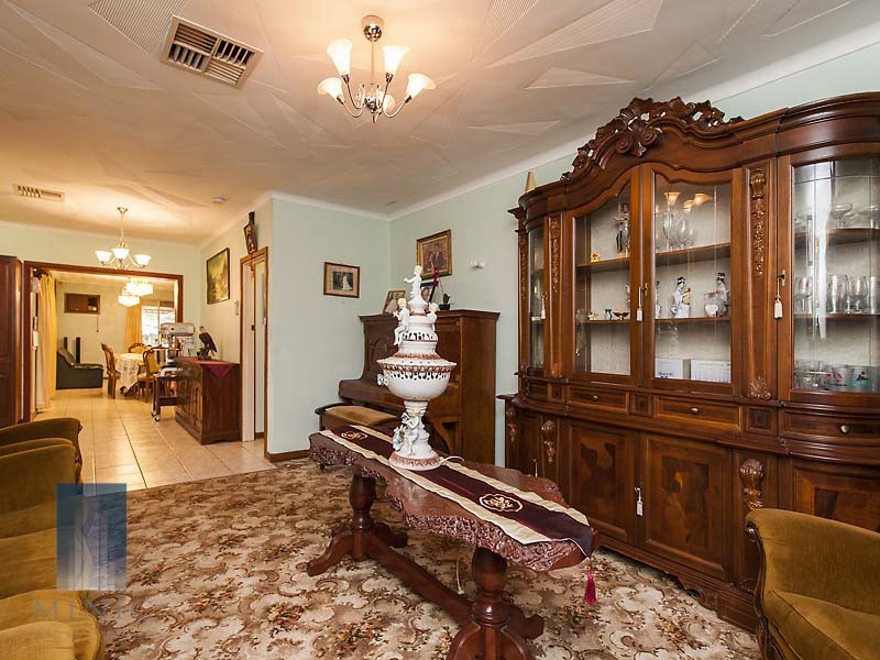 16 Veronica Street, Riverton WA 6148