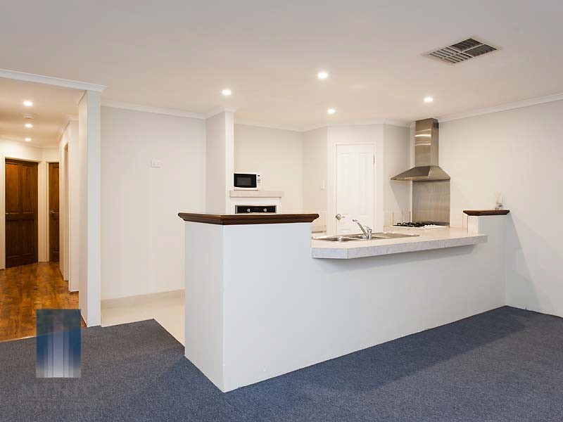 32 Salesian Court, Queens Park WA 6107